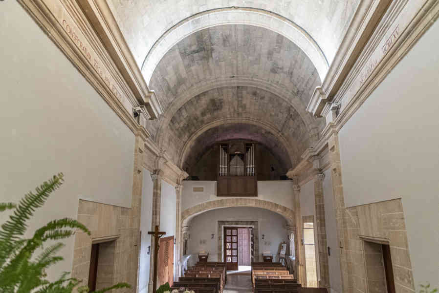 Mallorca - Randa 08 - santuari de Cura - iglesia.jpg